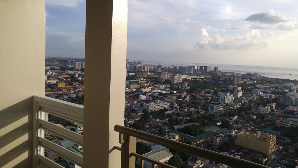 La Verti Residences Sunset View Manila Exterior photo